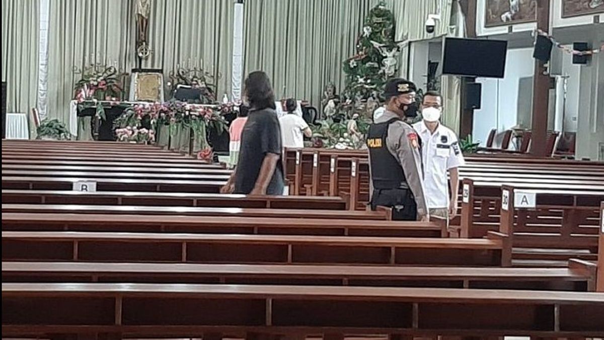 Berikan Rasa Nyaman dan Aman, 36 Gereja di Kudus Dijaga Polisi Selama Natal