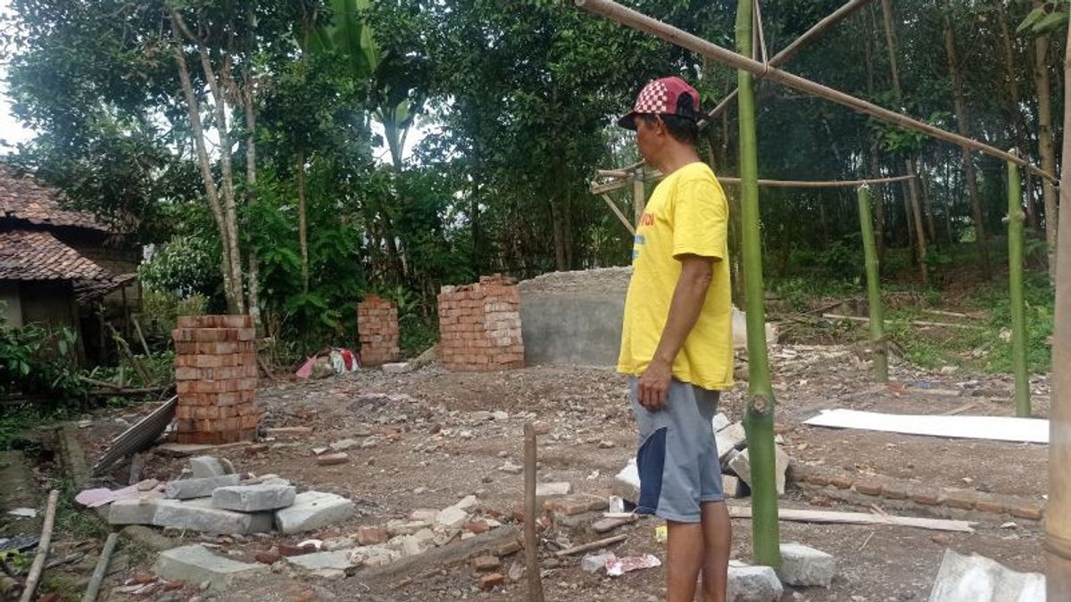 Rumah Rata dengan Tanah Akibat Tanah Bergerak, Ini Curahan Hati Warga Lebak Banten