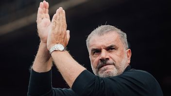 ノッティンガム・フォレストのサポーターは、ヨーロッパリーグでの敗北後に解雇されるようポステコグルーに要請