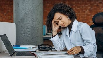 職場でのストレスが落ちる、これらを克服するための6つのヒントがあります