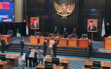 Pengesahan Raperda Pertanggungjawaban APBD 2020 Diwarnai Interupsi PDIP-PSI Soal Formula E