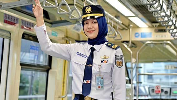 Aura Rahmi, Sosok Masinis Perempuan yang Mahir Operasikan Kereta Otomatis