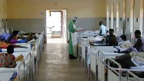 مركز السيطرة على الأمراض الأفريقي يقول إن تفشي الإيبولا في أوغندا لا يزال تحت السيطرة ، وليس بعد في حاجة إلى تدابير طارئة
