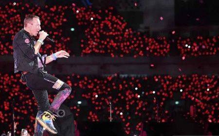 Asal-usul Istilah Pinjam Seratus, Sampai-sampai Chris Martin Ikut Memakainya di Konser Coldplay