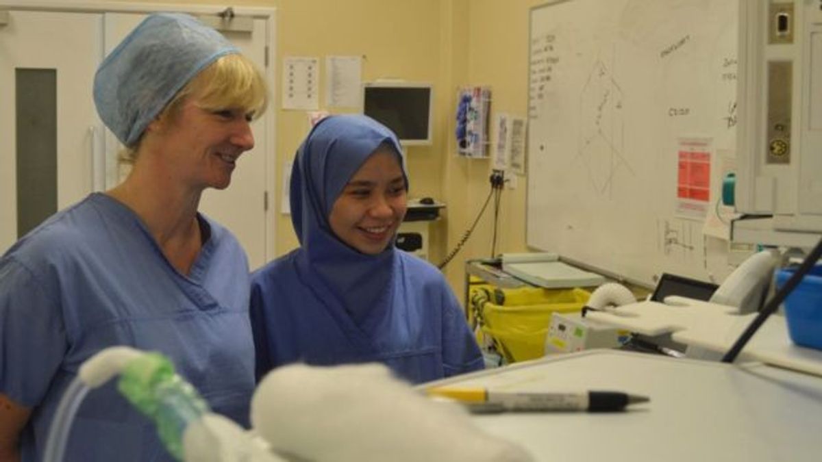 一次性头巾，英国穆斯林医疗官员解决方案