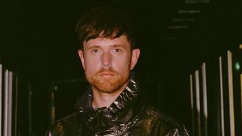 James Blake Minta Namanya Dihapus dari Kredit Album Baru Kanye West