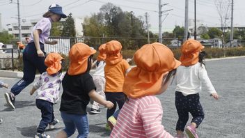 Japanese children are getting rarer, population has fallen for 45 years in a row