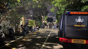 Mobil Teknisi Bom Masih Parkir di SMAN 72 Kelapa Gading