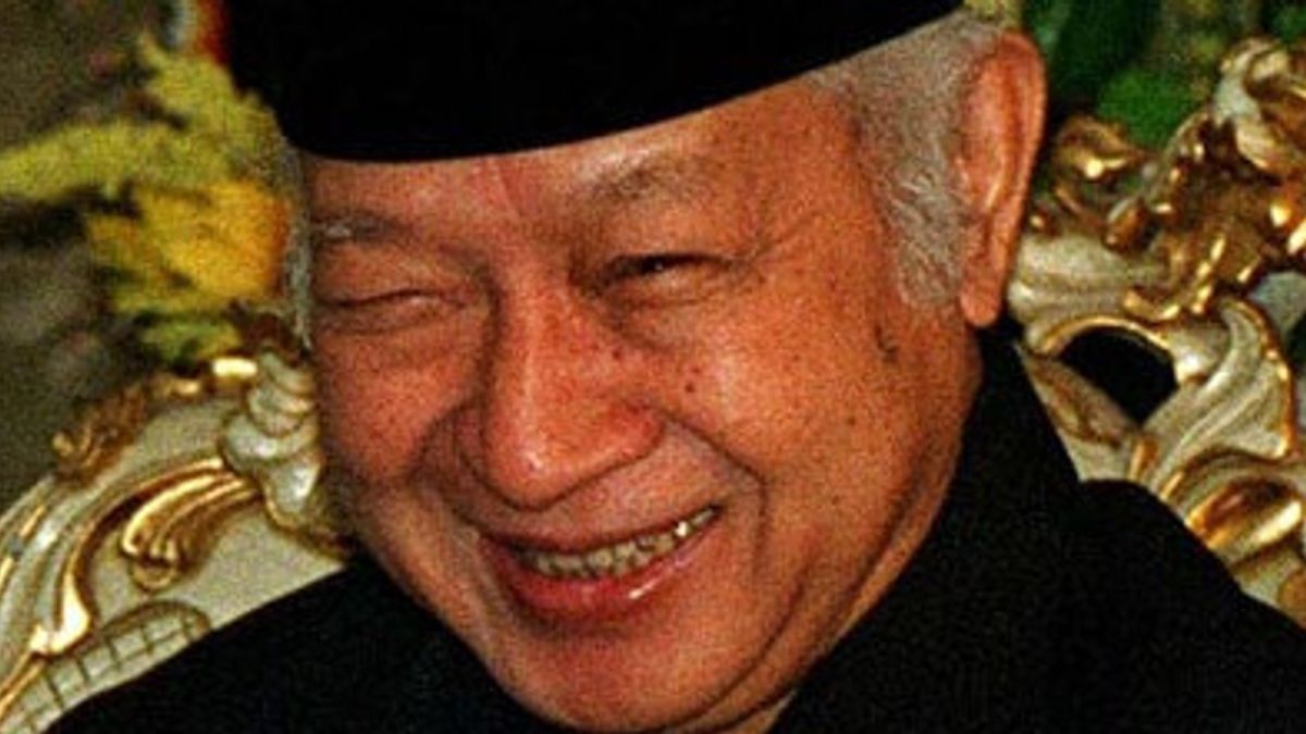 Les Causes De La Crise Monétaire Et D’autres Problèmes Financiers Qui Se Sont Abattus Sur Suharto