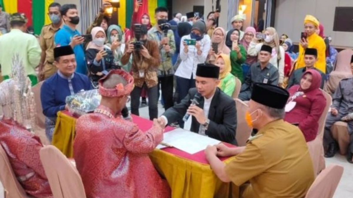 10 Pasang Pengantin Ikut Pernikahan Massal di Tanjungpinang, Wali Kota: Urus Anak, Sekolah dan Bantuan Tak Susah Lagi