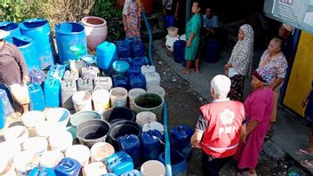 Musim Kemarau Tiba, PMI Salurkan Bantuan Air Bersih ke Warga Cilacap 