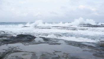 Fishermen In NTB Asked To Beware Of High Waves Up To 4 Meters
