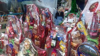 Find Parcels For Christmas And New Year, Cikini Flower Market, The Answer