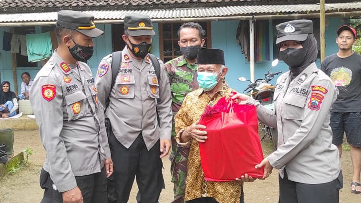 TNI-Polri الاتصال المجتمع الاتصالات إيجابيات وسلبيات التعدين أنديسيت في قرية واداس