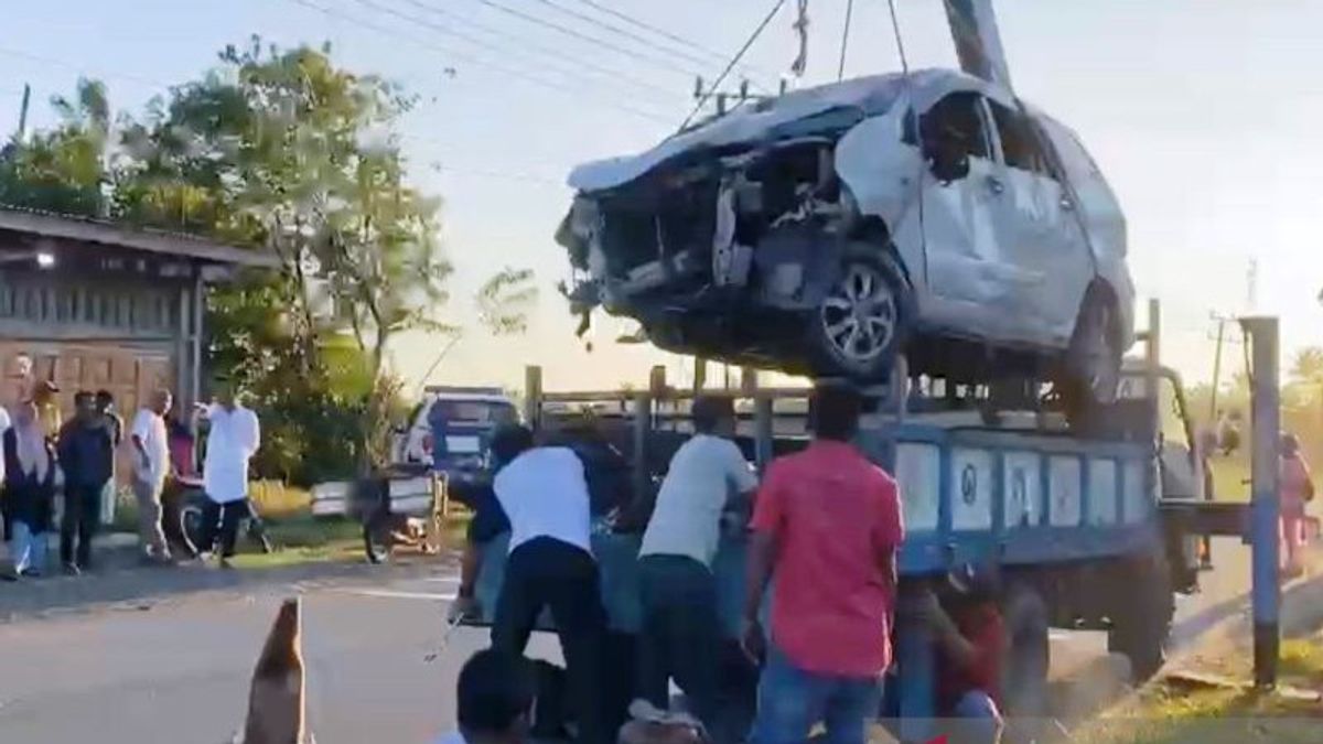 Minibus Tabrak Rumah Warga di Aceh Barat, Polisi Turun Tangan Lakukan Penyelidikan