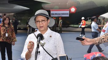 ルトノ外務大臣と飛行機1機、カンボジアで逮捕されたPMI犠牲者12人が本日帰国
