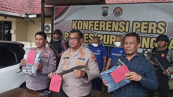 Hadang Bus Sembari Acungkan Parang, 2 Pria Mabuk Digelandang ke Mapolres Purbalingga