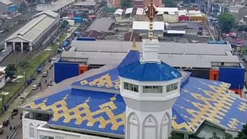 Le plafond de la Grande Mosquée de la ville de Bogor Ambruk, le conseil d’administration d’appel au bureau de PUPR