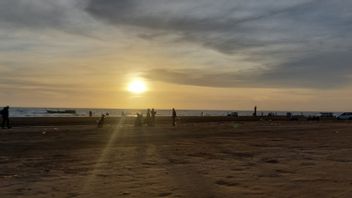Sambut Kemeriahan PON XX Sambil Menikmati Indahnya Sunset di Pantai Imbuti Merauke