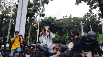 Demo Depan Balai Kota, Kelompok Ini Minta Heru Tertibkan Tempat Hiburan Malam di Senopati Jaksel