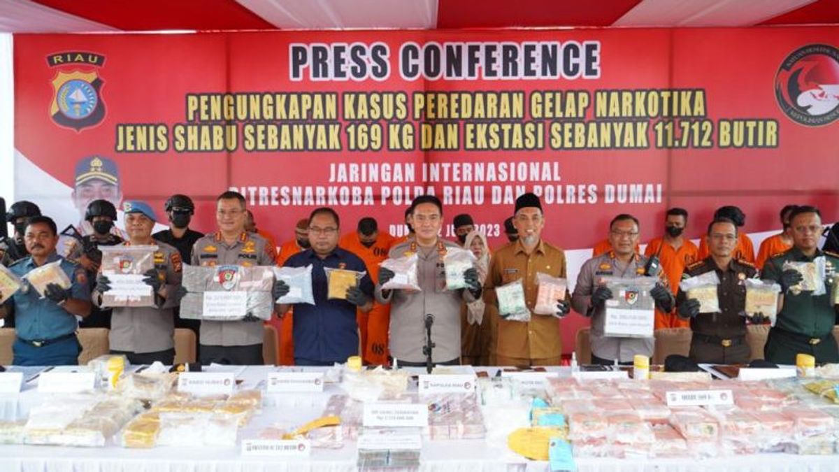 Tangkap 9 Tersangka, Polisi Amankan 168,89 Kg Sabu dari 7 Kasus Narkotika di Riau