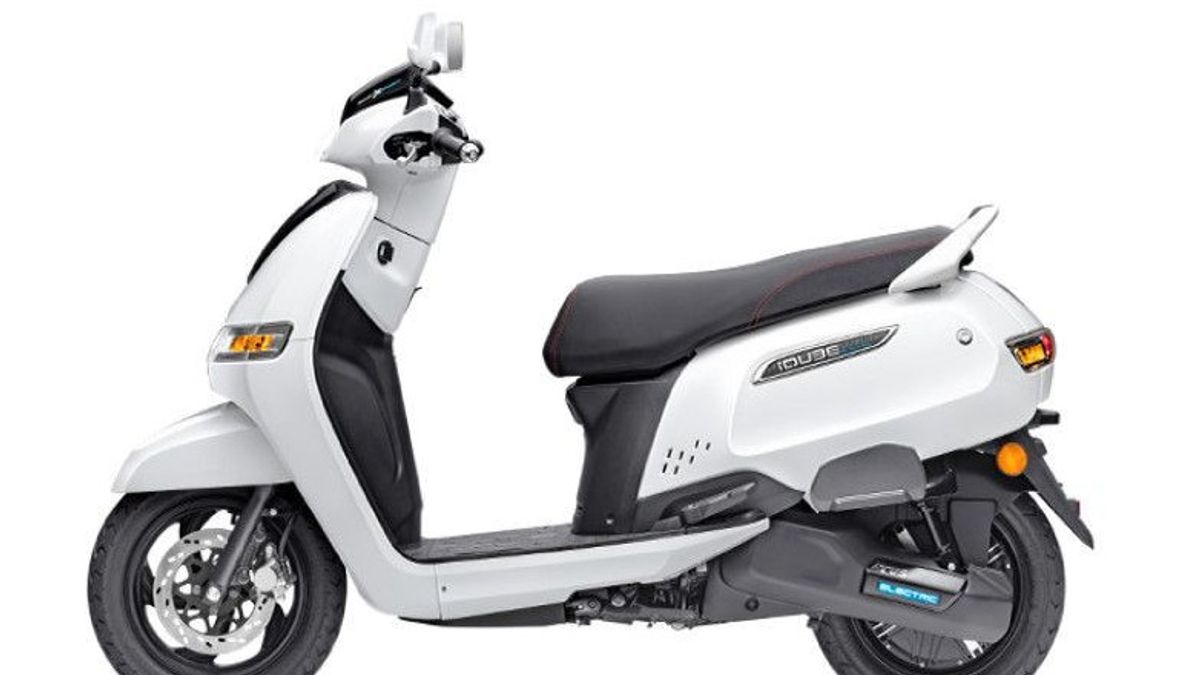 كهربة كاملة ، يزيد محرك TVS من إنتاج IQube TVS Electric Scoter