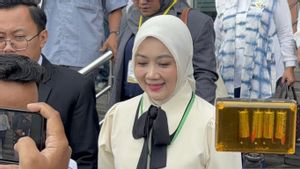 Hadiri Sidang Perceraian dengan Ridwan Kamil, Atalia Tersenyum: Minta Doanya