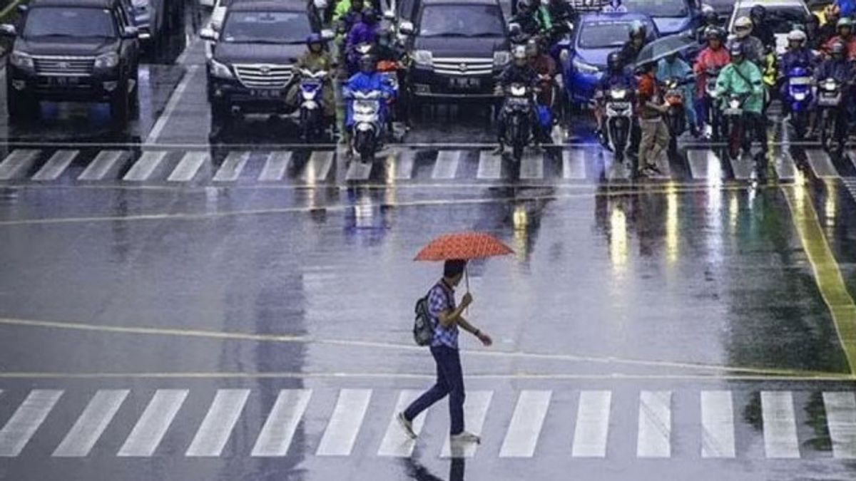 天気2024年6月12日、南ジャカルタと東ジャカルタは水曜日の午後に雨が降る可能性があります