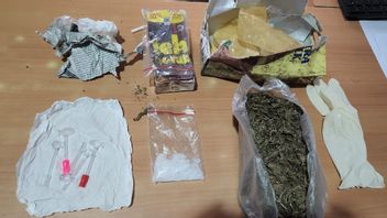 The Methamphetamine And Marijuana That Were Found By Cipinang Prison Officers Were Put Into The Garbage Transport Truck