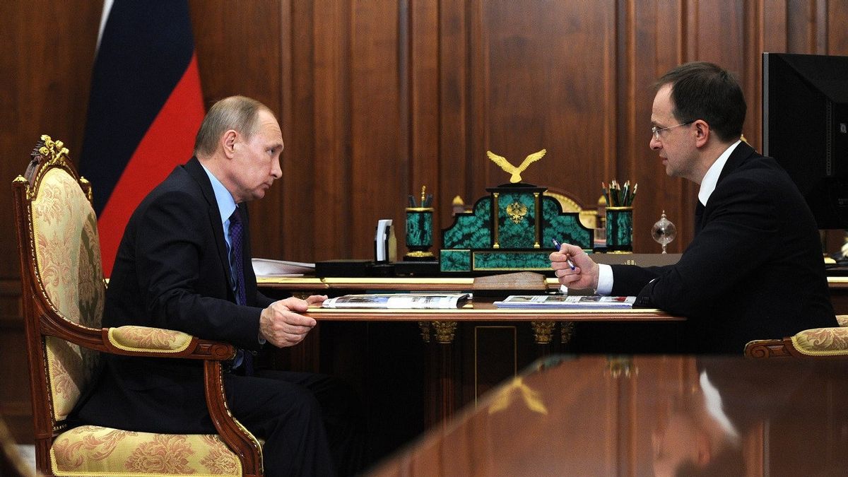 مساعد يكشف عن فرصة لقاء الرئيس بوتين والرئيس زيلينسكي ، إليك المخطط