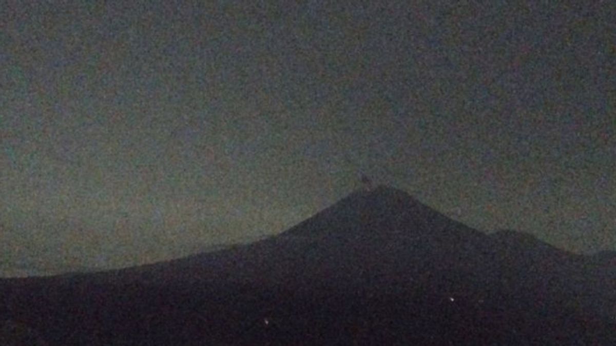 Mount Semeru Erupts With A Eruption As High As 500 Meters