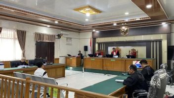 The Case Of The Fictitious Service Travel Of IDR 2.8 Billion, Former Acting Secretary Of The Riau DPRD Sued 8 Years In Prison