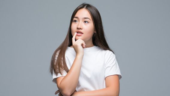 Sunscreen First Or Investigating First? Here's The Sequence