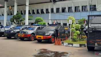 Baracuda On Standby At The South Jakarta District Court
