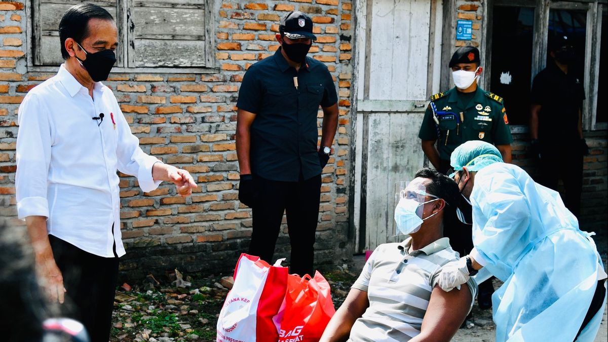 Jokowi Soroti Ketimpangan Vaksinasi di Sumut: Pematangsiantar 100 Persen, Kanan-kirinya 14 Persen, Hati-hati