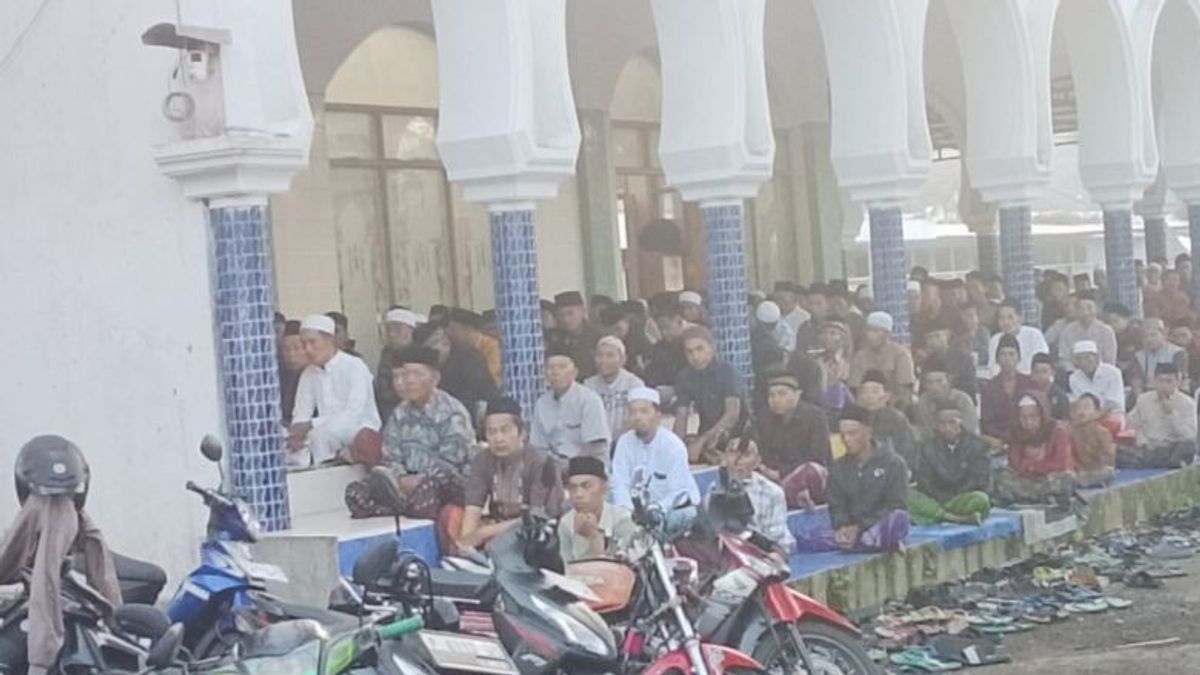 Les habitants autour de Ponpes Mahfilud Dlulror Jember Lebaran Hari Ini