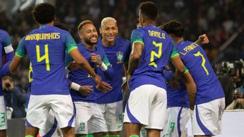 12 Hari Menuju Piala Dunia 2022: Dani Alves dan Thiago Silva Masuk Skuad Timnas Brasil, Firmino Terlempar