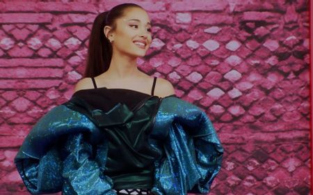 Penampilan Mengejutkan Ariana Grande dalam Drag Race