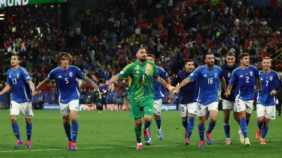 Spalletti Puie réactions d'Italie après un passage à tabac dans les 23 premières secondes