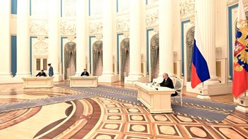 ドネツクとルガンクス地域の独立を認識し、プーチン大統領はウクライナ東部に軍隊を派遣