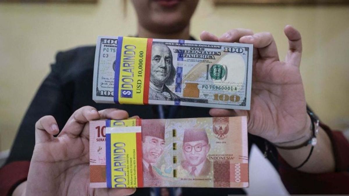 الروبية تنهار إلى أدنى مستوى، سوق السوروتي عجز وإعانات الطاقة