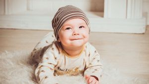 Bolehkah Memberi Wewangian Pada Baju Bayi? Ini Jawaban Menurut Medis