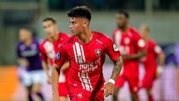 FC Twente确认Mees Hilgers Alami Lutut受伤