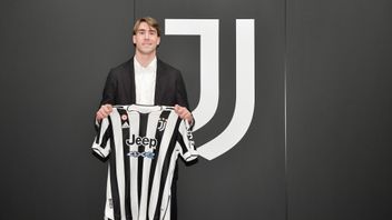 Resmi! Vlahovic Berkostum Juventus Tepat di Hari Ultahnya