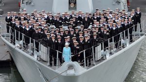Seribuan Anggota Royal Navy Kawal Pemakamannya: Ratu Elizabeth II Adalah Putri, Istri dan Ibu Perwira Angkatan Laut