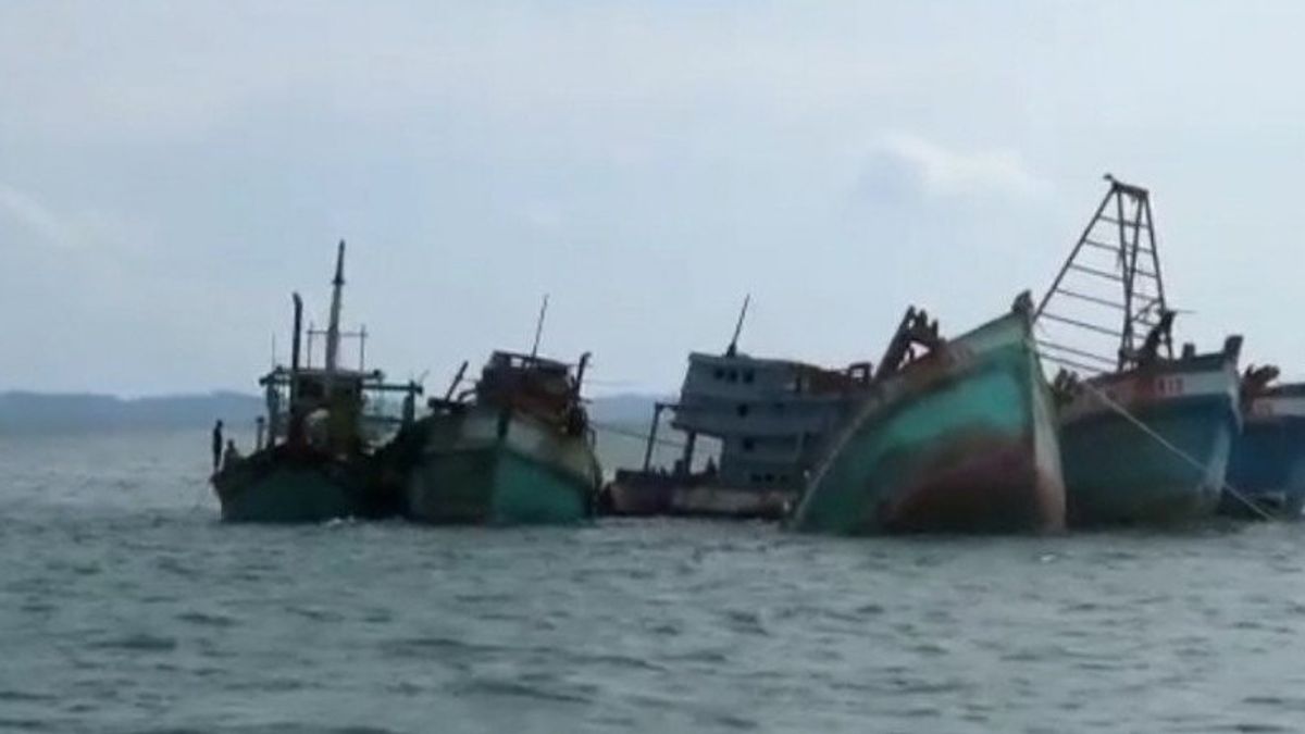 5 Kapal Asing Pencuri Ikan Ditenggelamkan di Perairan Kepri