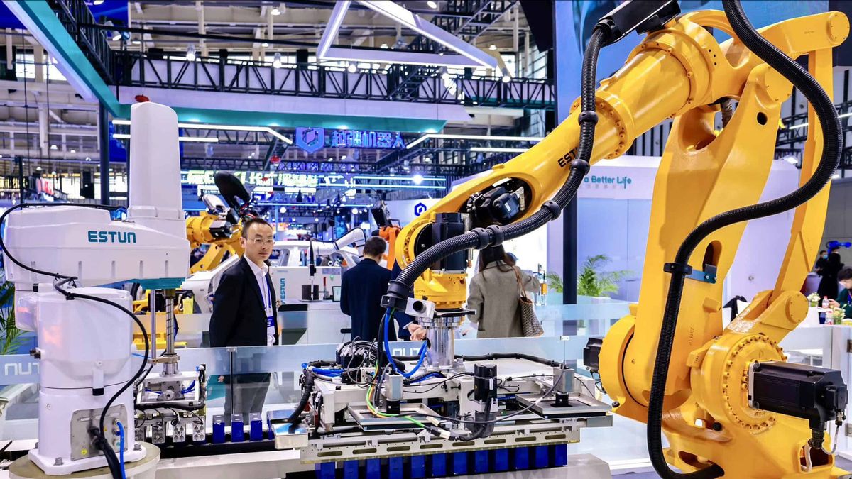 中国スーパーパワーロボットワールド:合併された世界よりも多くのロボットを使用する