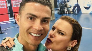 Criticized For Slamming Everton's Little Fan's Cellphone, Cristiano Ronaldo Gets His Brother's Defense: My Love Is Great And Perfect