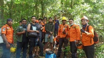 SAR Kupang Rescues 5 Climbers Who Lost Dozens Of Hours In Mount Timau