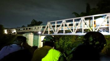 Patrol Car Hit By A Train In Sragen, 2 Police Officers Died